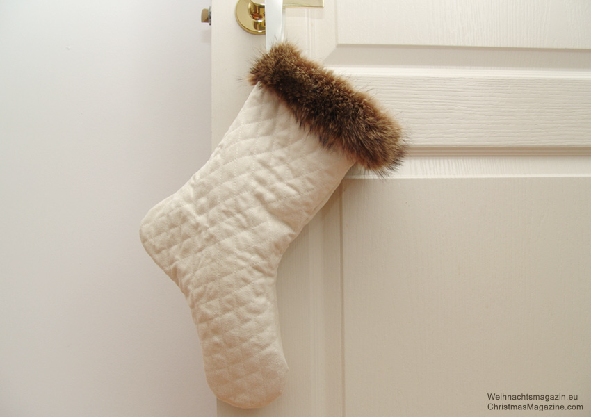 white Christmas stocking, how to instructions, with fur