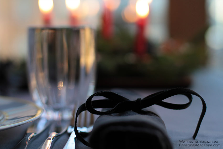 Christmas table setting