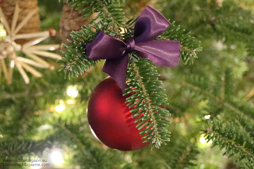 Christmas tree, Christmas bauble, purple bow