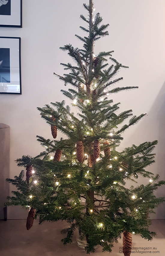 Christmas tree decorated with pinecones