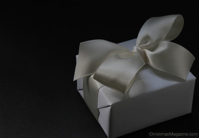 white present, white bow