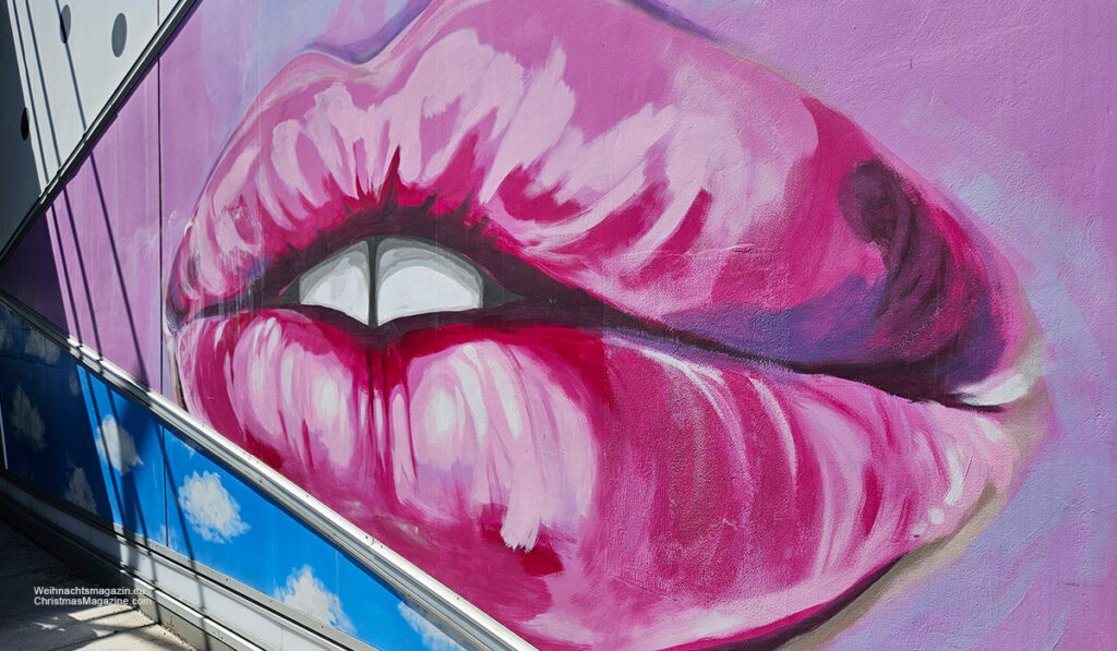 pink lips mural